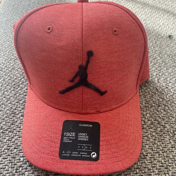 Jordan Classic 99 Metal Jumpman Hat Unisex red - Picture 1 of 4
